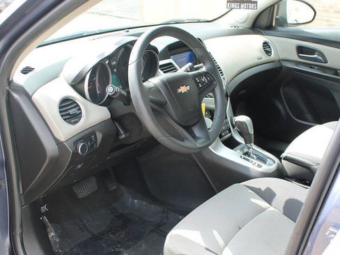 Used 2014 Chevrolet Cruze LS image 11