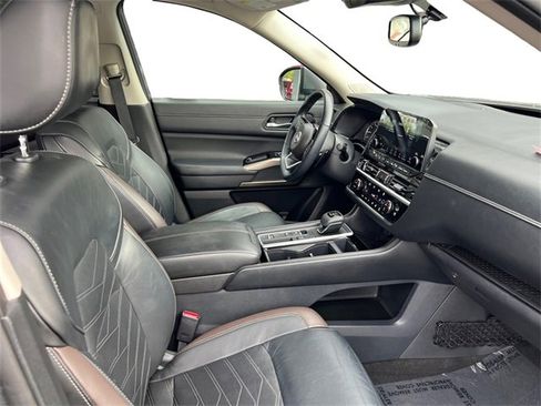 Used 2022 Nissan Pathfinder Platinum w/ Cargo Package image 20