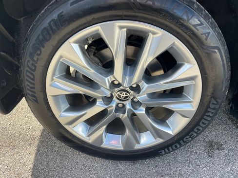 Used 2020 Toyota Highlander Limited FWD image 6