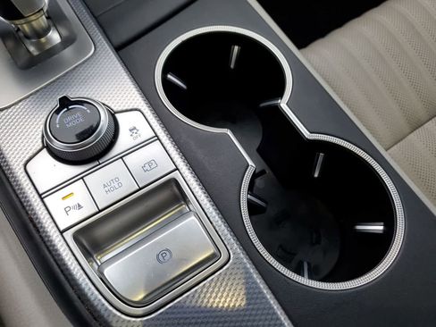 Used 2022 Genesis G70 2.0T w/ Prestige Package image 11