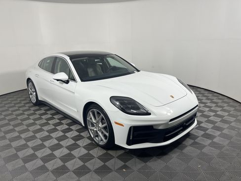 Certified 2025 Porsche Panamera image 9