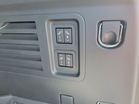 New 2026 Chevrolet Traverse High Country w/ LPO, Floor Liner Package image 9