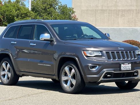 Used 2014 Jeep Grand Cherokee Overland w/ Advanced Technology Group AWD/4WD image 5