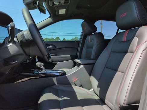 New 2026 Chevrolet Trax RS w/ Sunroof Package image 10