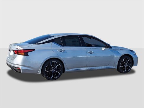 New 2025 Nissan Altima 2.5 SR image 5