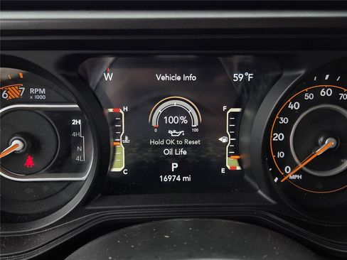 Certified 2026 Jeep Wrangler Unlimited Sahara AWD/4WD image 21