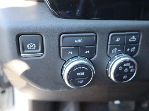 Used 2025 GMC Sierra 1500 SLT AWD/4WD image 20