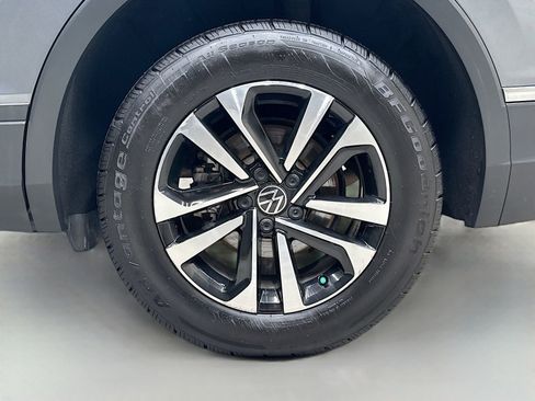 Used 2022 Volkswagen Tiguan S image 31