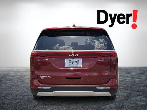 Certified 2024 Kia Carnival LX FWD image 5