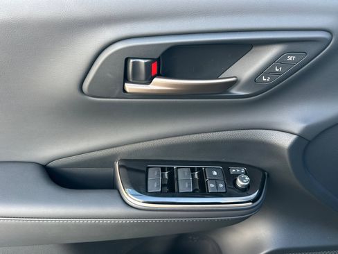 New 2025 Toyota Crown Signia image 13