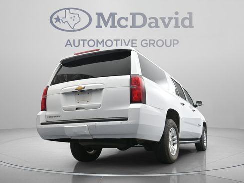 Used 2018 Chevrolet Suburban LT RWD image 32