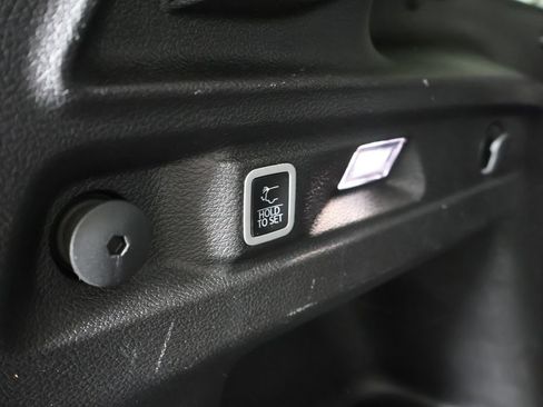 Used 2023 Jeep Grand Cherokee L Limited AWD/4WD image 23
