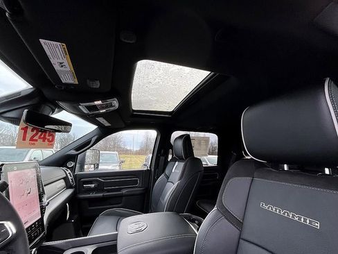 New 2026 RAM 3500 Laramie AWD/4WD image 17
