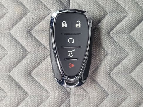 Used 2024 Chevrolet Equinox LT w/ LPO, Floor Liner Package FWD image 32