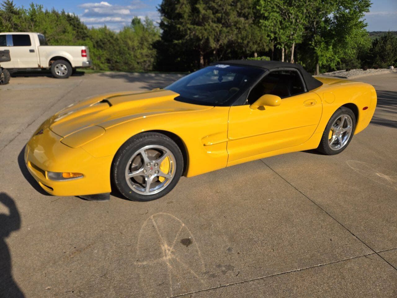 Used 2000 Chevrolet Corvette Convertible w/ Memory Pkg RWD image 17