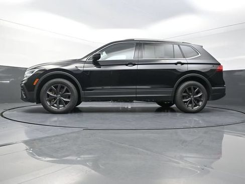 Used 2023 Volkswagen Tiguan SE FWD image 35