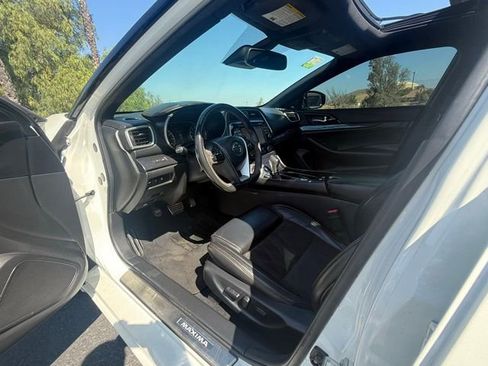 Used 2021 Nissan Maxima SR w/ Sport Mat Group image 8