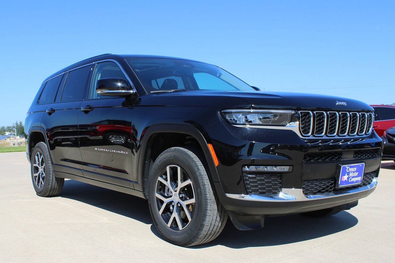 Used 2023 Jeep Grand Cherokee L Limited AWD/4WD image 3