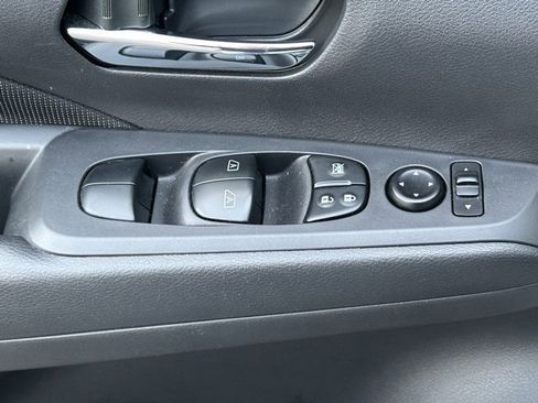 Certified 2024 Nissan Kicks SV image 21