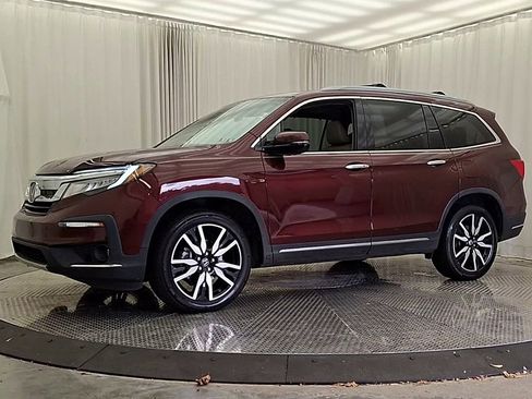 Used 2019 Honda Pilot Touring image 3