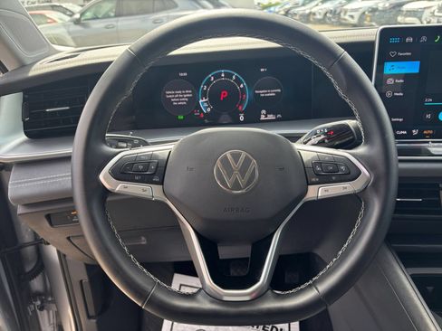 Used 2026 Volkswagen Tiguan SE AWD/4WD image 29