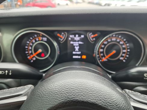 Used 2018 Jeep Wrangler Unlimited Sport S AWD/4WD image 23