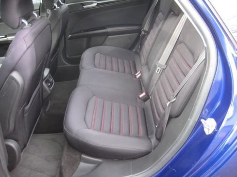 Used 2014 Ford Fusion SE w/ Equipment Group 201A image 17