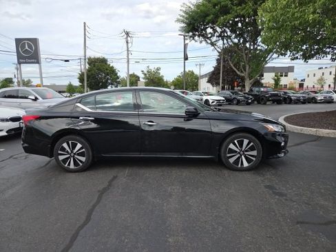 Used 2019 Nissan Altima 2.5 SV AWD/4WD image 2