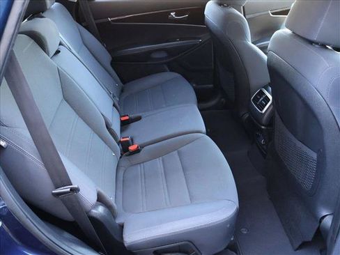Used 2019 Kia Sorento AWD image 25