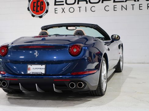 Used 2016 Ferrari California T RWD image 37
