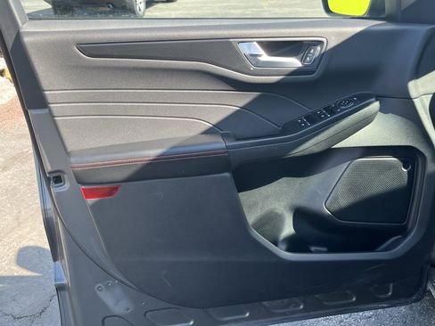 Used 2025 Ford Escape ST-Line image 16