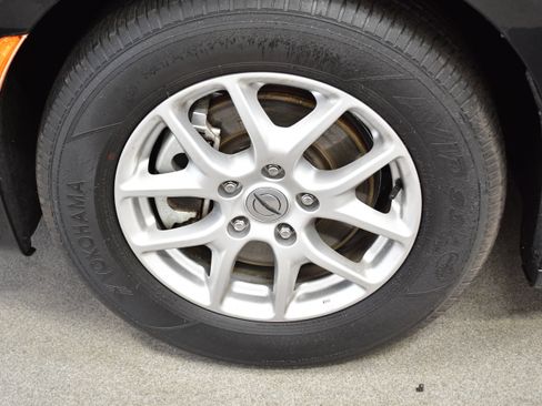 Used 2023 Chrysler Pacifica Touring-L FWD image 38