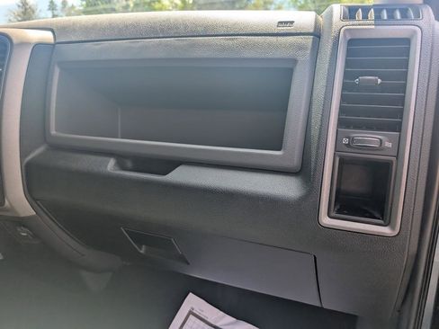 Used 2017 RAM 1500 Express AWD/4WD image 34