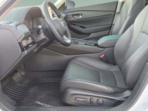 Used 2023 Honda Accord Touring image 9