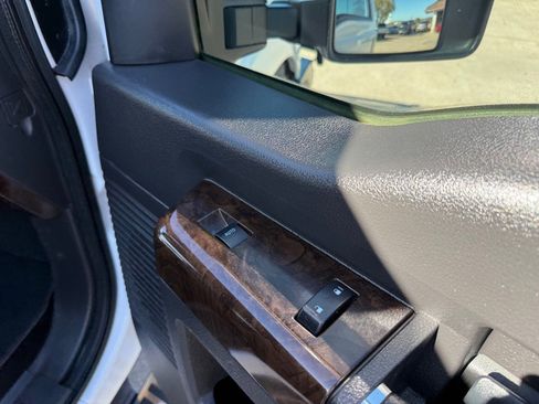 Used 2014 Ford F250 Platinum w/ FX4 Off-Road Package image 29