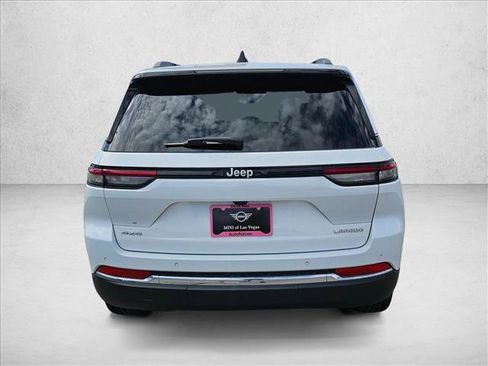 Used 2025 Jeep Grand Cherokee Laredo w/ Trailer Tow Package AWD/4WD image 7