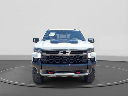Used 2023 Chevrolet Silverado 1500 ZR2 w/ Technology Package AWD/4WD image 3