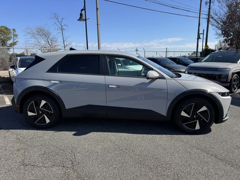 New 2026 Hyundai Ioniq 5 SE RWD image 4
