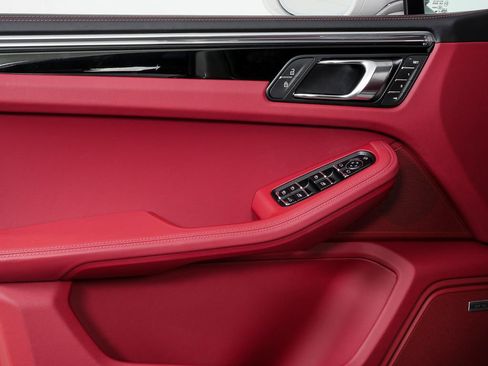 New 2026 Porsche Macan S image 6