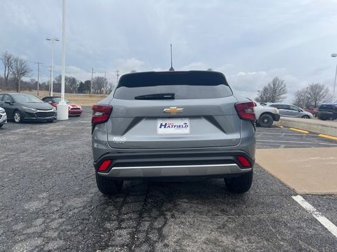 Used 2025 Chevrolet Trax LT w/ Driver Confidence Package image 7