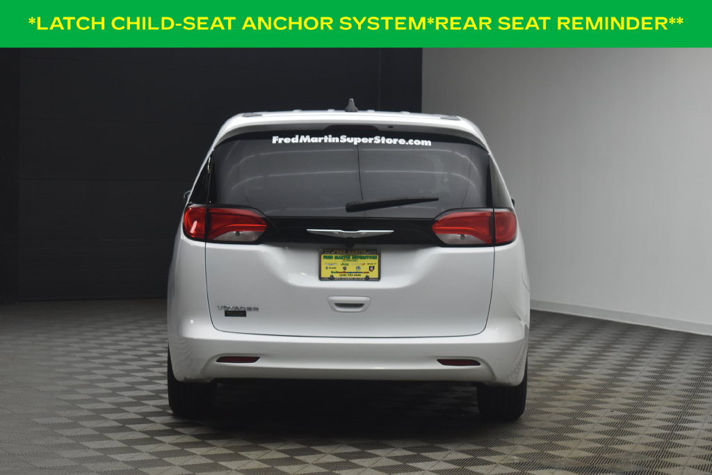 Used 2023 Chrysler Voyager LX FWD image 6