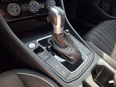 Used 2019 Volkswagen Jetta GLI FWD image 14
