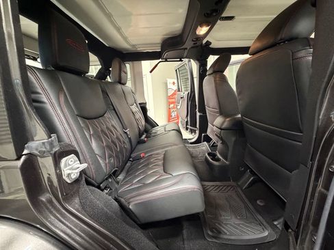 Used 2016 Jeep Wrangler Unlimited Rubicon w/ Connectivity Group AWD/4WD image 50