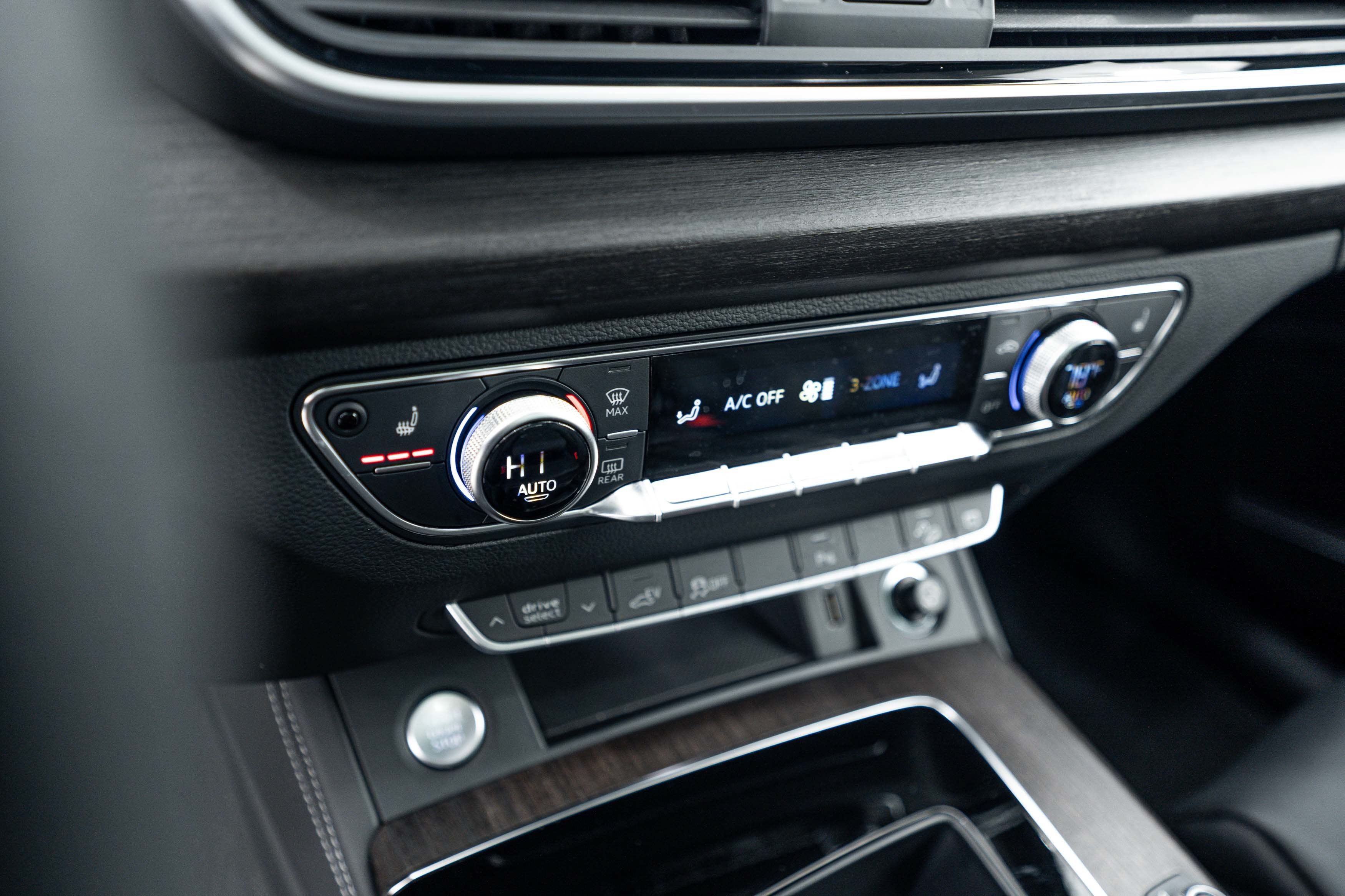 Certified 2024 Audi Q5 e Premium Plus AWD/4WD image 11