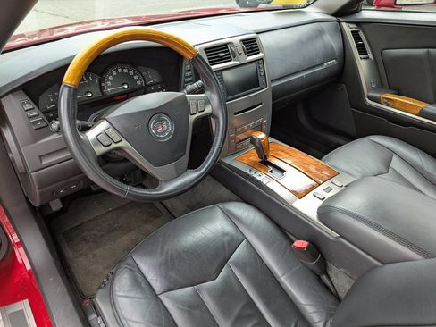 Used 2004 Cadillac XLR RWD image 13