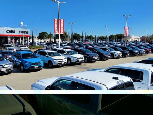 Used 2015 Toyota Sienna XLE Premium FWD image 47
