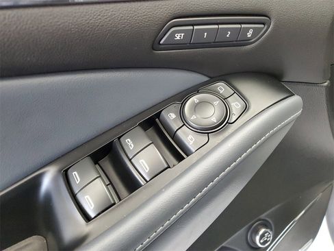 Used 2024 Buick Enclave Premium image 21