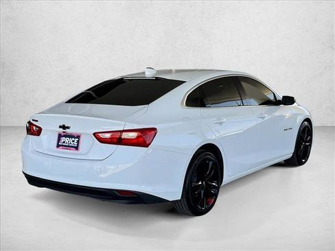 Used 2018 Chevrolet Malibu LT w/ Leather Package FWD image 6