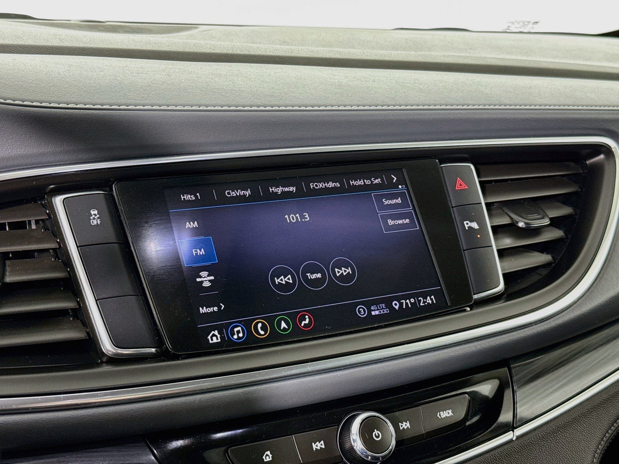 Used 2020 Buick Enclave Essence w/ Sun And Navigation Package FWD image 16