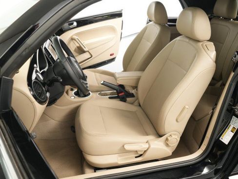 Used 2013 Volkswagen Beetle TDI FWD image 30